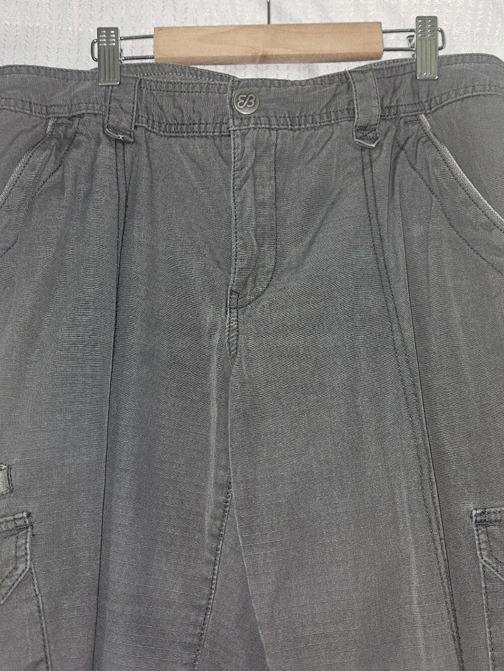 Eddie Bauer Womens Size 13 Cotton Capri Cargo Pants Dark Grey Y2K